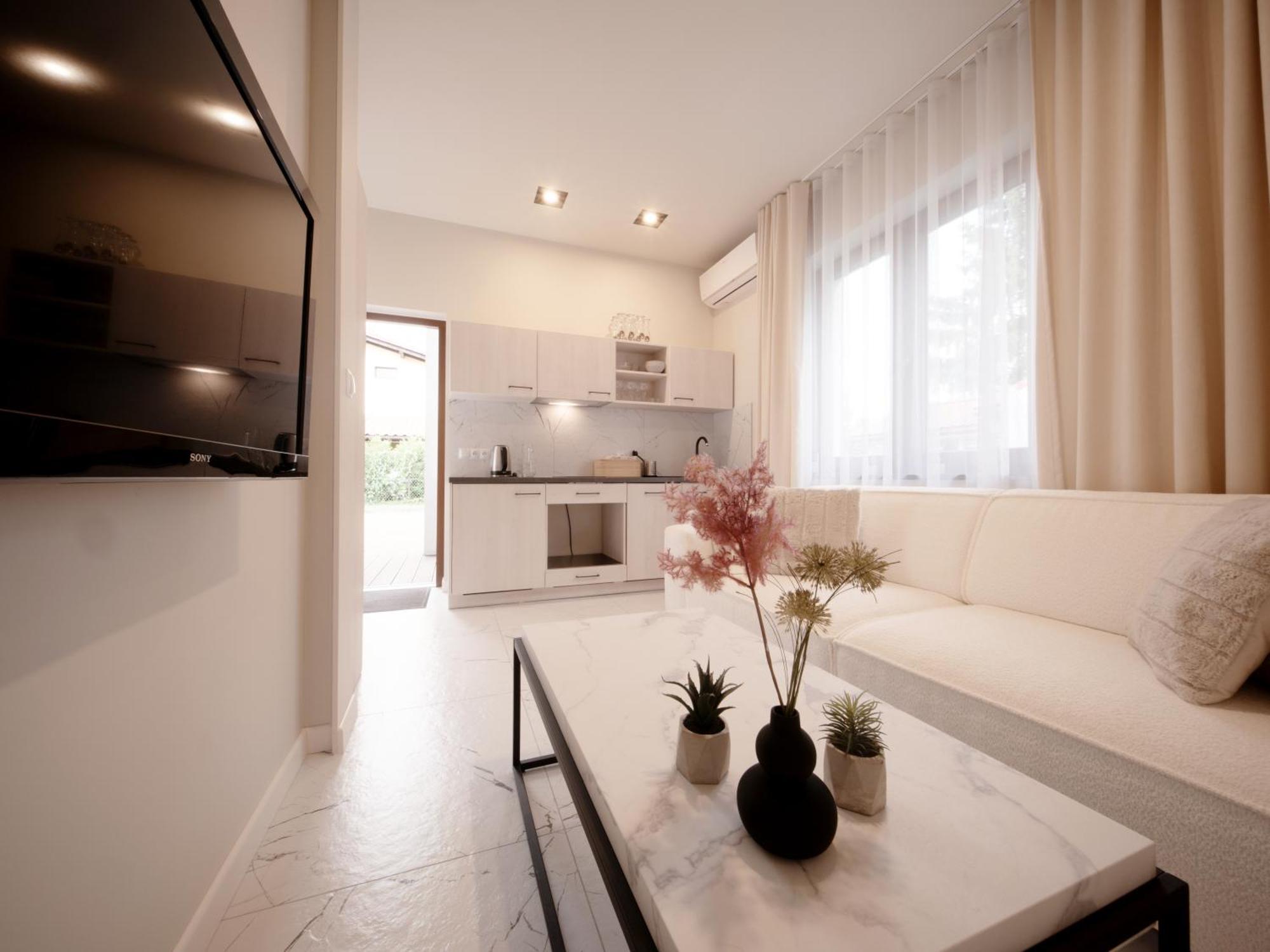 Apartment Sweet Dreams *